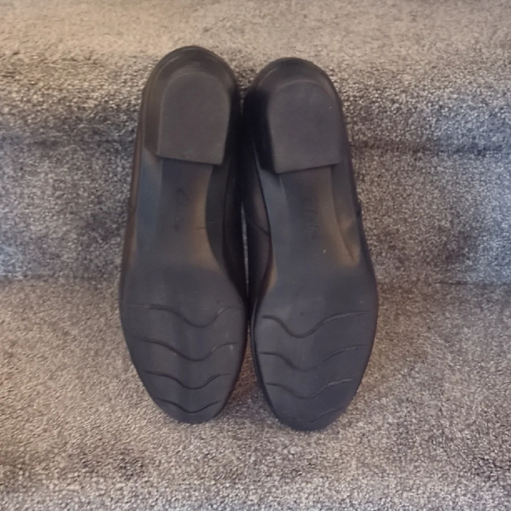 Clarks Black Leather Ankle Boots Minimalist Design